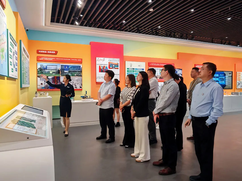 聚焦湾区规划 共商合作未来——郑定辉率团出席“中原侨商粤澳行”，感受珠海城市魅力探寻发展新机