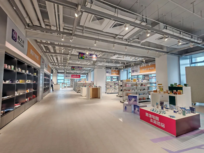 聚焦湾区规划 共商合作未来——郑定辉率团出席“中原侨商粤澳行”，感受珠海城市魅力探寻发展新机