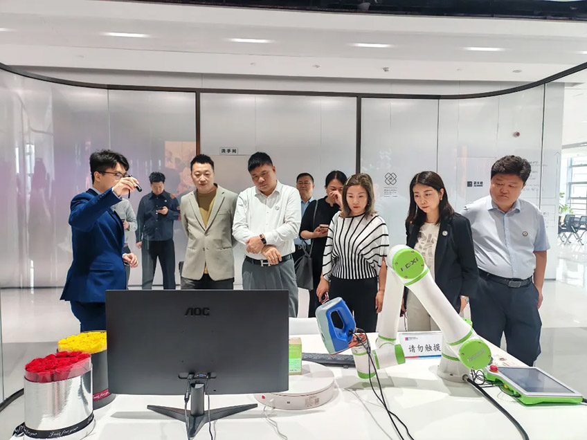 聚焦湾区规划 共商合作未来——郑定辉率团出席“中原侨商粤澳行”，感受珠海城市魅力探寻发展新机