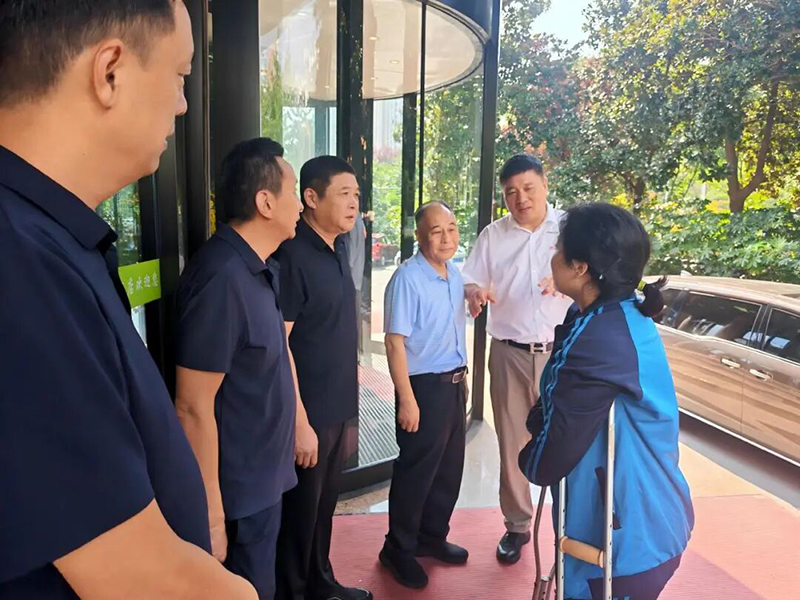 郑定辉出席驻马店市2026年残疾大学生专项助学资助活动